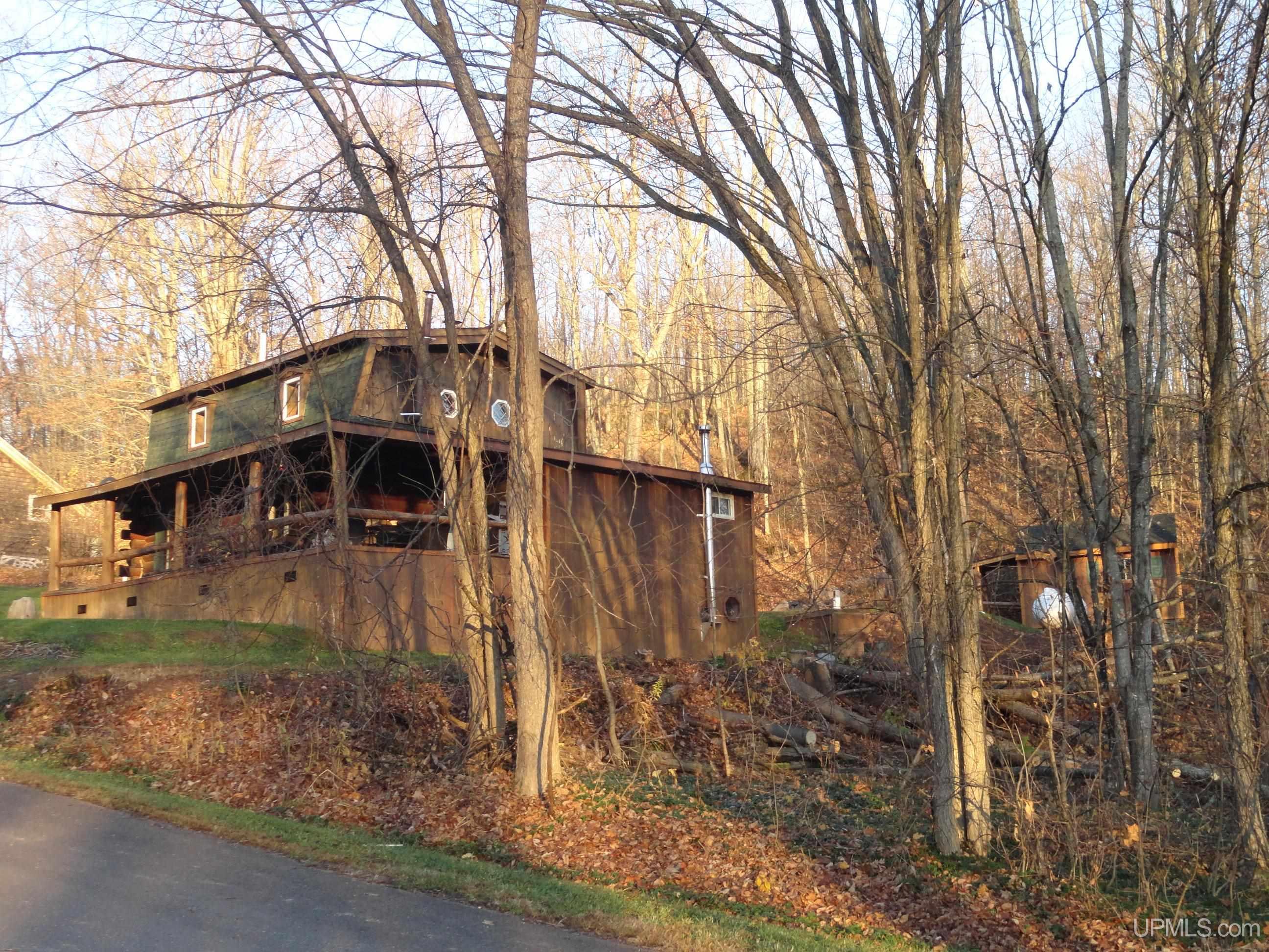 17524 Victoria Dam Road Rockland, MI 49960 - Photo 4 of 27