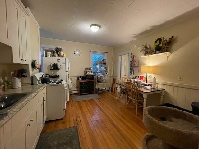 6 Reed Court, Unit 3 Somerville, MA 02145 - Photo 2 of 10