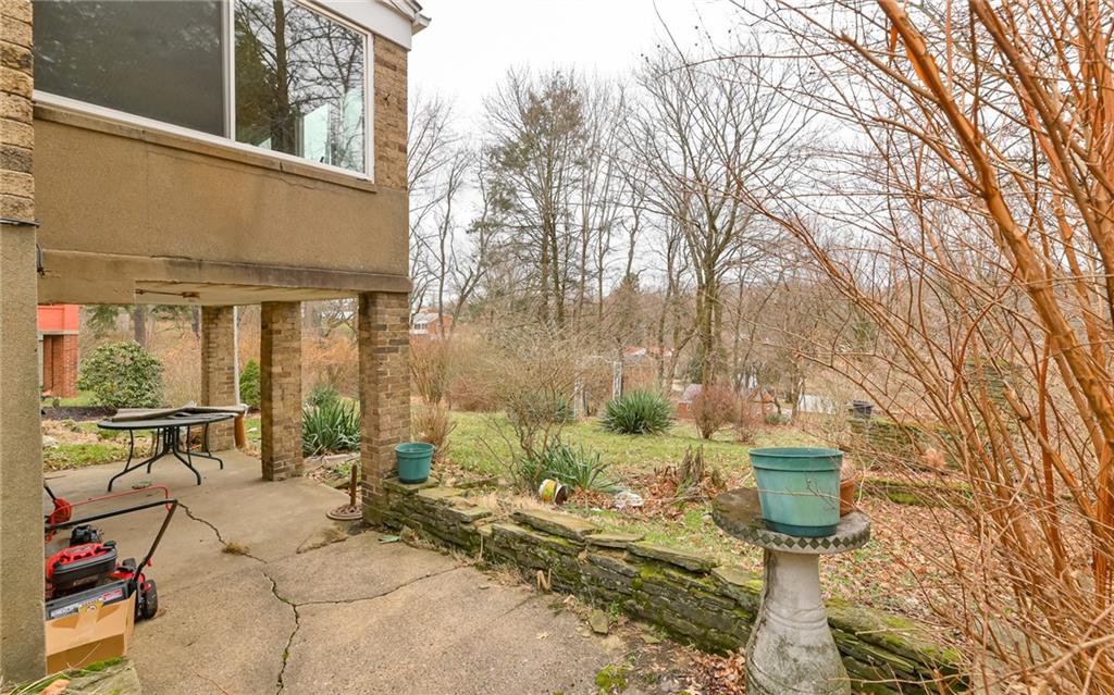 241 Highland Road Pittsburgh, PA 15235 - Photo 3 of 22 Gallery Image 3