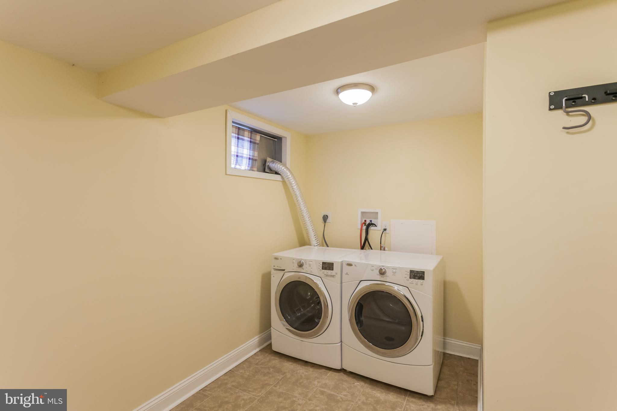 655 Chambers Rock Road Landenberg, PA 19350 - Photo 34 of 42 a utility room with dryer and washer