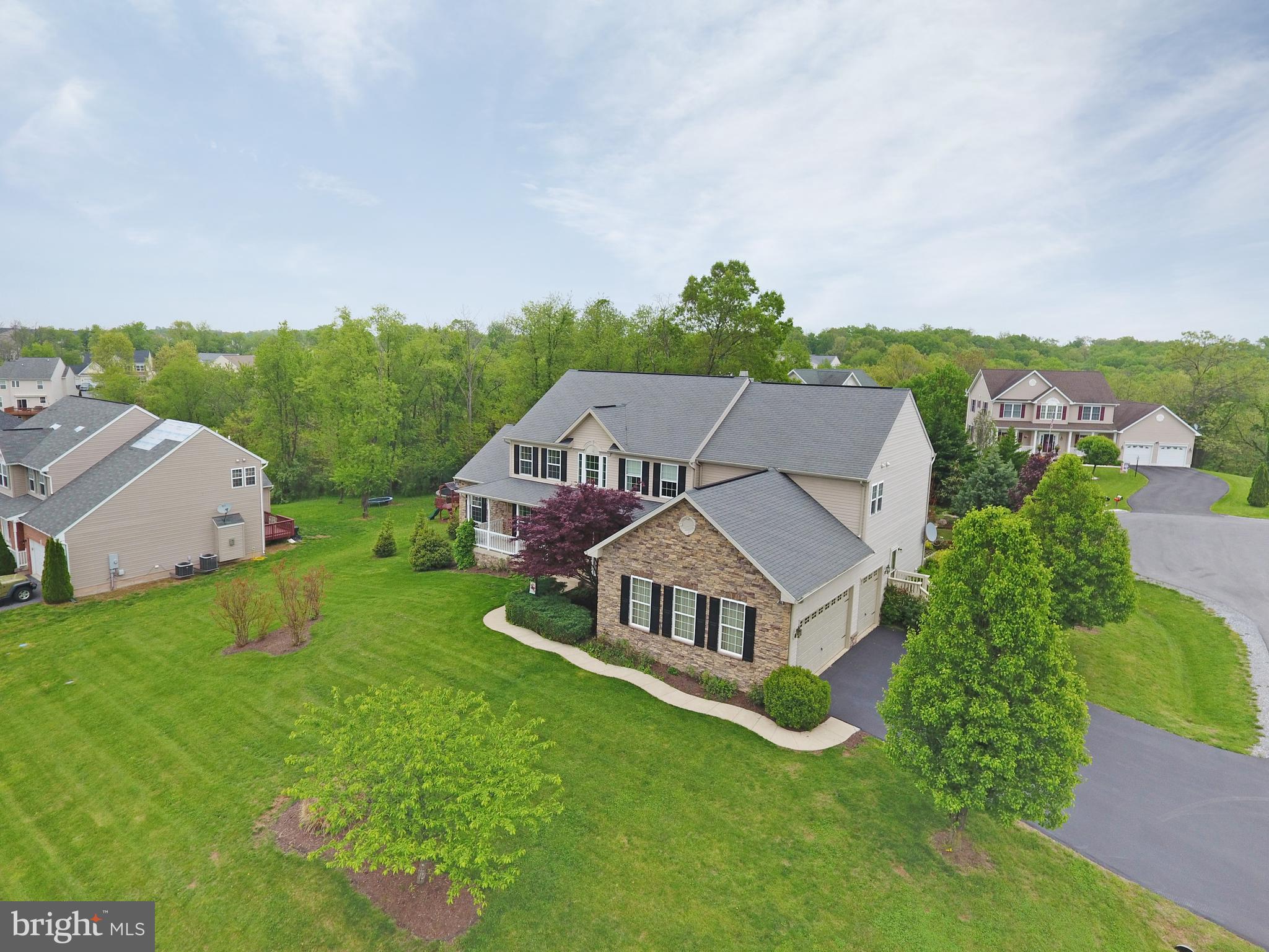 615 Rivanna Run Falling Waters, WV 25419 - Photo 3 of 46 Side view