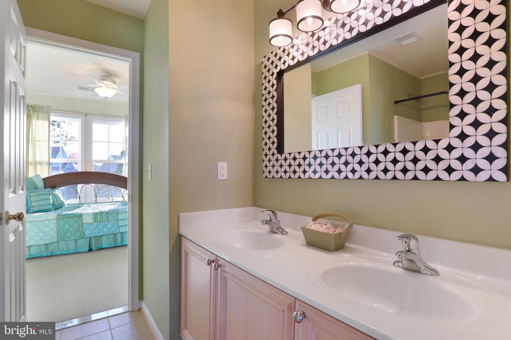615 Rivanna Run Falling Waters, WV 25419 - Photo 32 of 46 Jack and Jill Bath