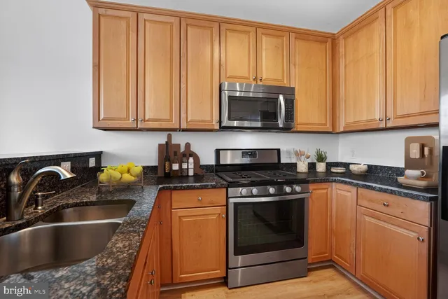 $425,000 | 9202 Charleston Drive, Unit 307, Manassas, VA 20110