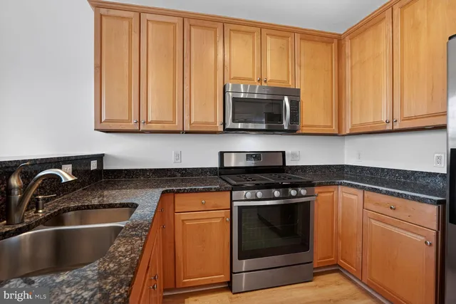 $425,000 | 9202 Charleston Drive, Unit 307, Manassas, VA 20110