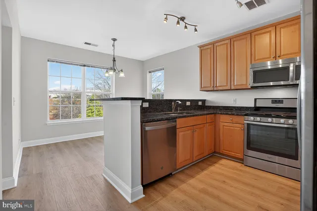 $425,000 | 9202 Charleston Drive, Unit 307, Manassas, VA 20110