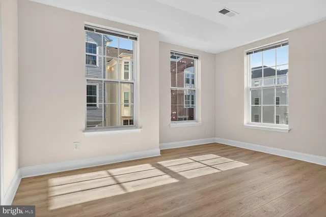 $425,000 | 9202 Charleston Drive, Unit 307, Manassas, VA 20110