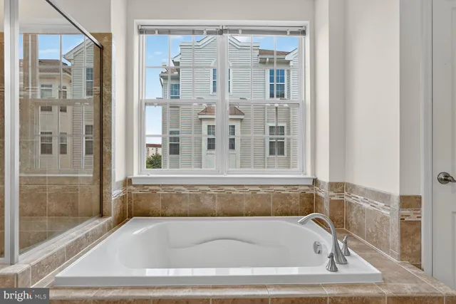 $421,000 | 9202 Charleston Drive, Unit 307, Manassas, VA 20110