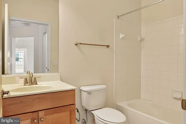 $425,000 | 9202 Charleston Drive, Unit 307, Manassas, VA 20110