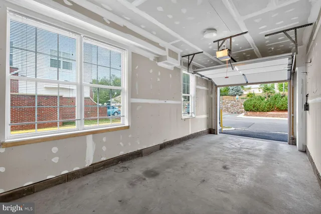 $421,000 | 9202 Charleston Drive, Unit 307, Manassas, VA 20110