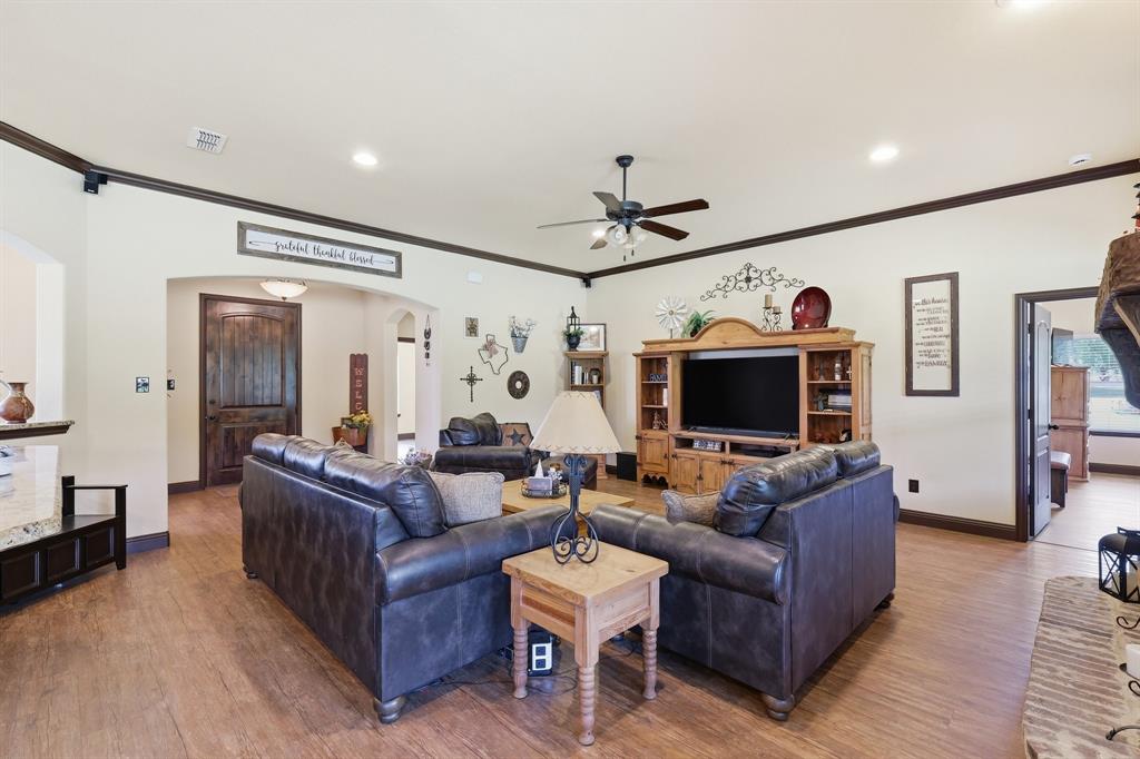11480 Chisum Road Sanger, TX 76266 - Photo 9 of 40