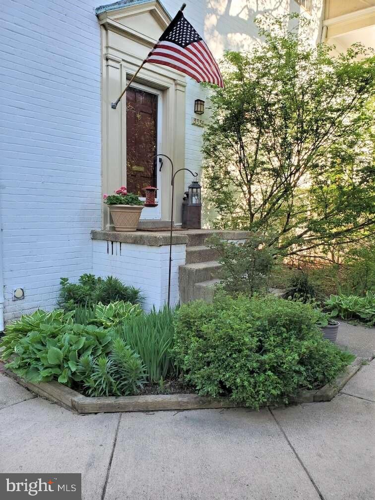 3334 Gunston Road Alexandria, VA 22302 - Photo 1 of 28