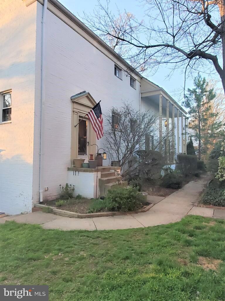 3334 Gunston Road Alexandria, VA 22302 - Photo 5 of 28
