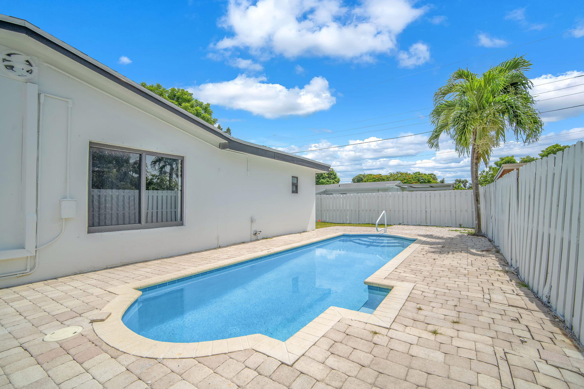 850 Southwest 1st Terrace Pompano Beach, FL 33060 - Photo 27 of 57 31-web-or-mls-DSC_0157