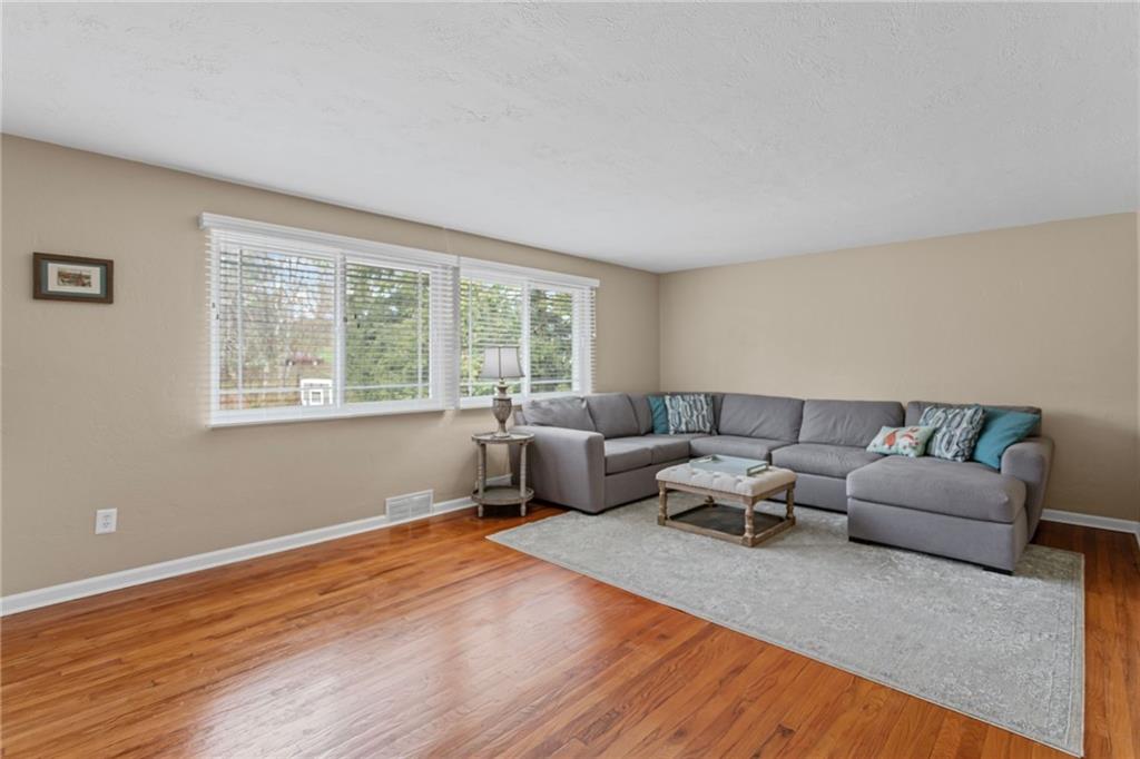 637 Ravencrest Road Pittsburgh, PA 15215 - Photo 20 of 41 beautiful hardwood floors and new windows.