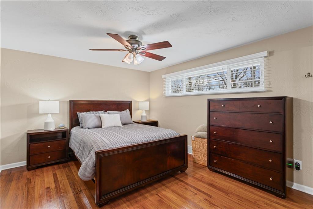 637 Ravencrest Road Pittsburgh, PA 15215 - Photo 22 of 41 Primary bedroom