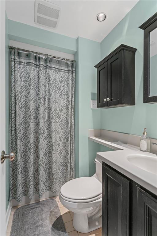 637 Ravencrest Road Pittsburgh, PA 15215 - Photo 24 of 41 full bathroom on the upper level