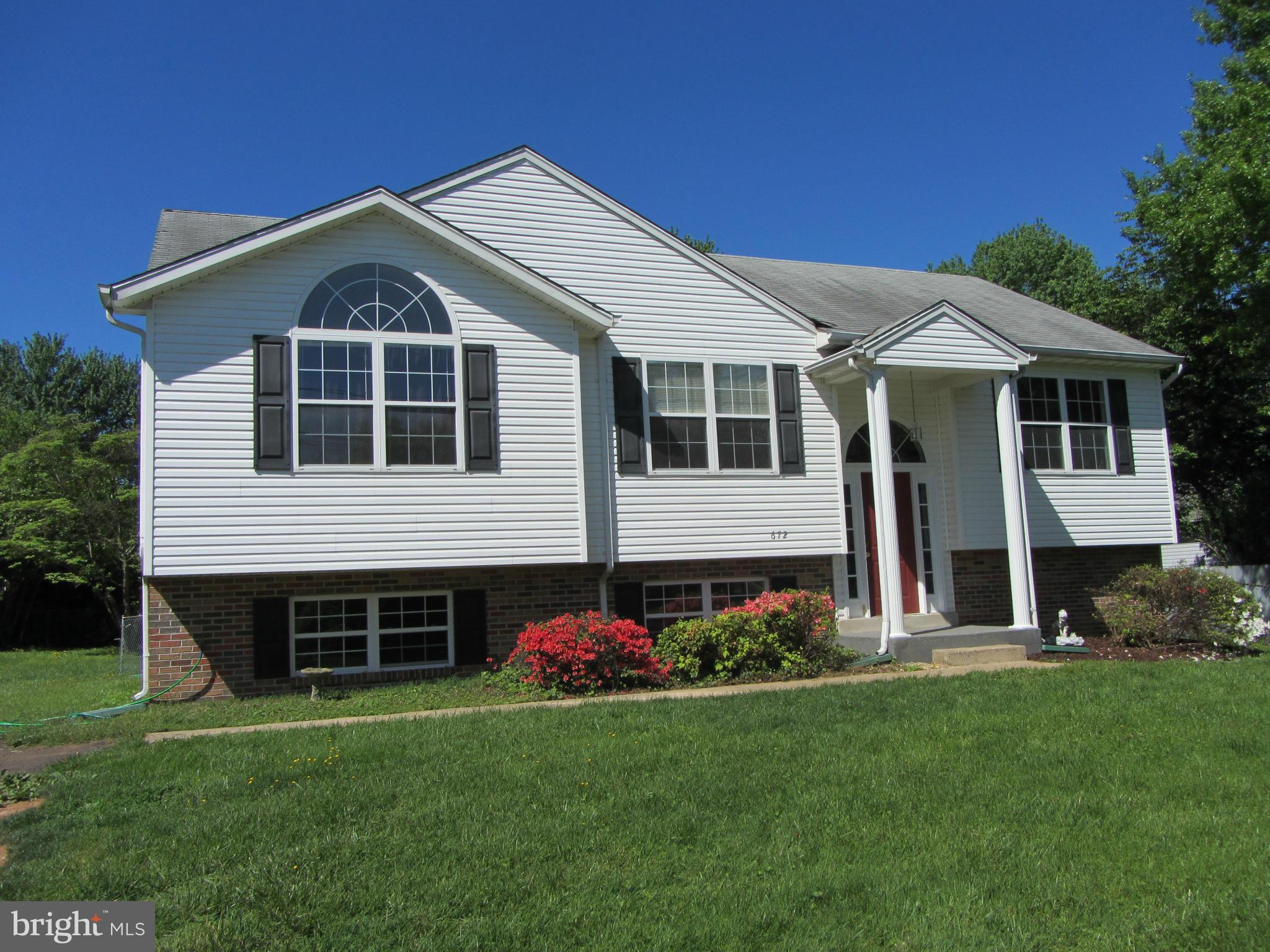 672 Broadview Avenue Warrenton, VA 20186 - Photo 2 of 29 Exterior (Front)
