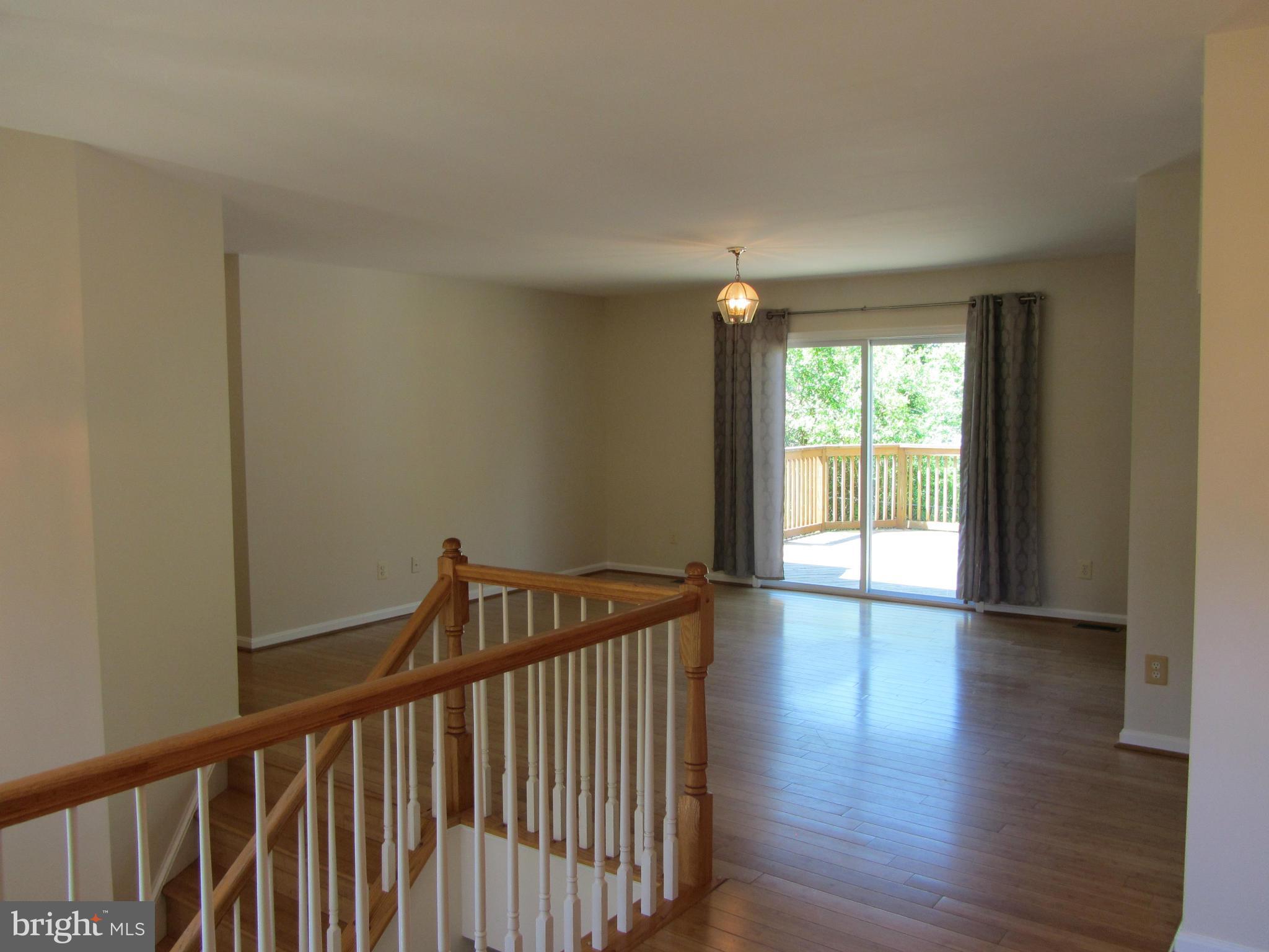 672 Broadview Avenue Warrenton, VA 20186 - Photo 4 of 29 Family Room