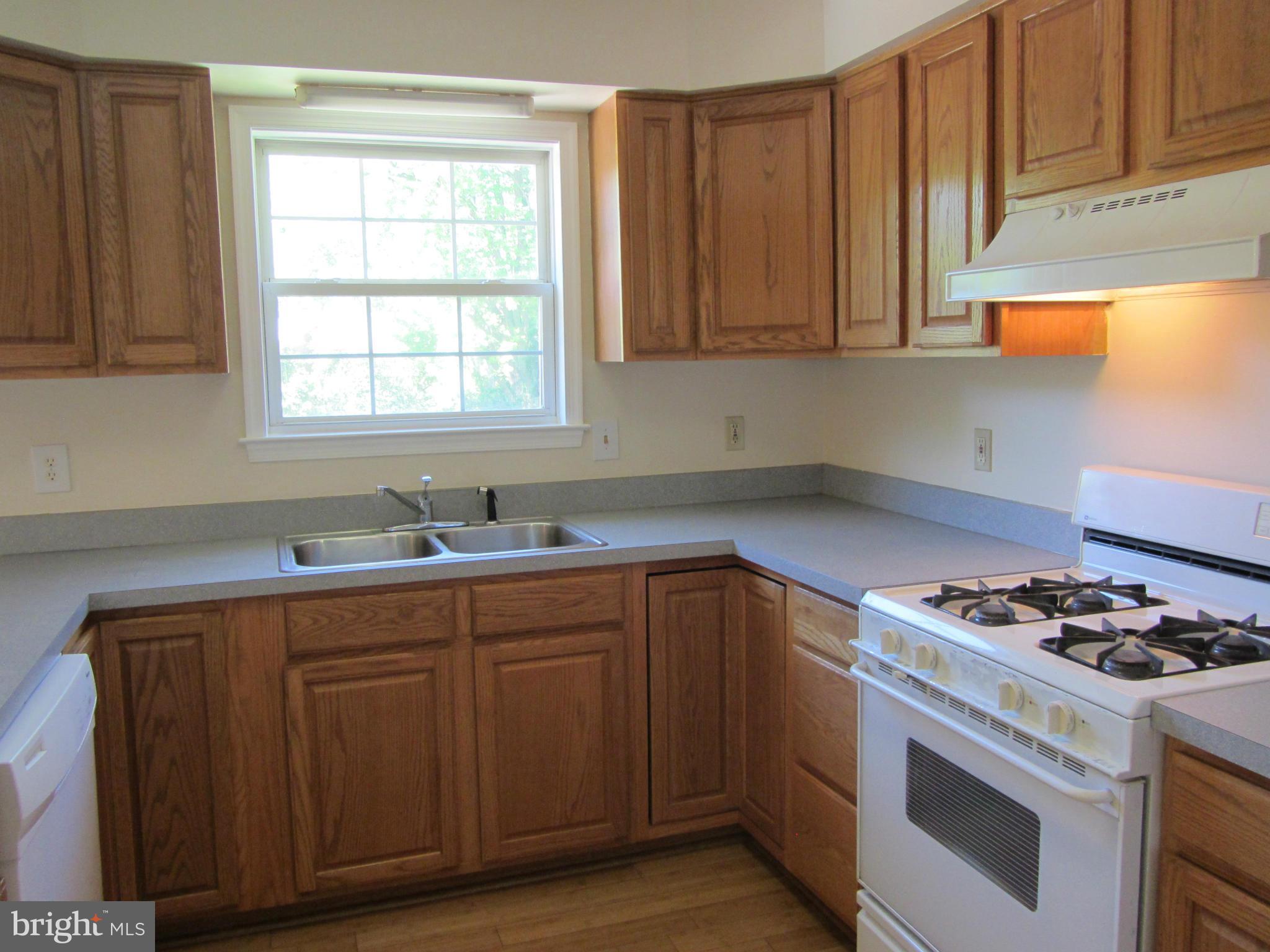 672 Broadview Avenue Warrenton, VA 20186 - Photo 6 of 29 Kitchen