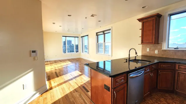 $2,695 | 1000 West Street, Unit 3C, Union City, NJ 07087