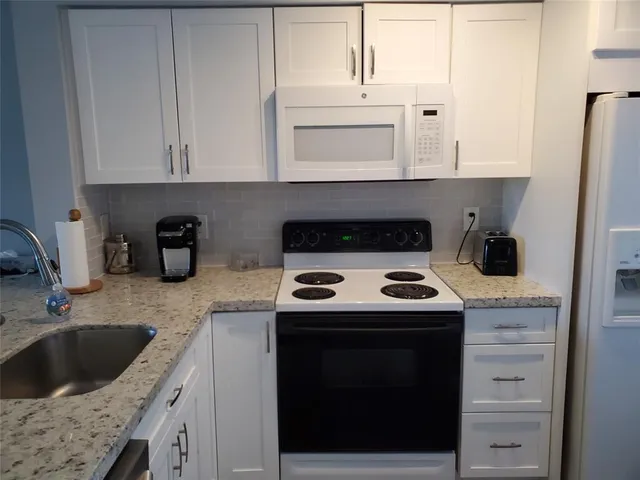 $2,000 | 2220 North Cypress Bend Drive, Unit 405, Pompano Beach, FL 33069