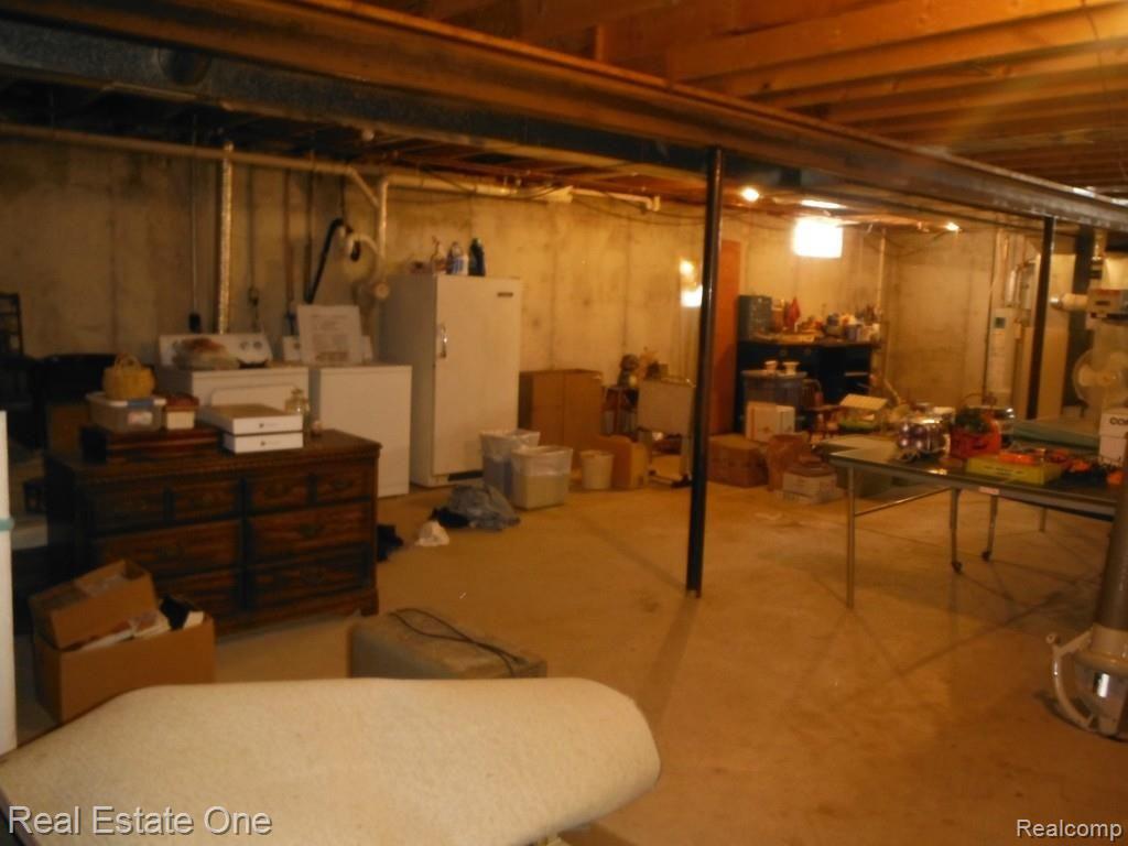2935 Harding Street Pinckney, MI 48169 - Photo 17 of 21 DSCF1863.jpg