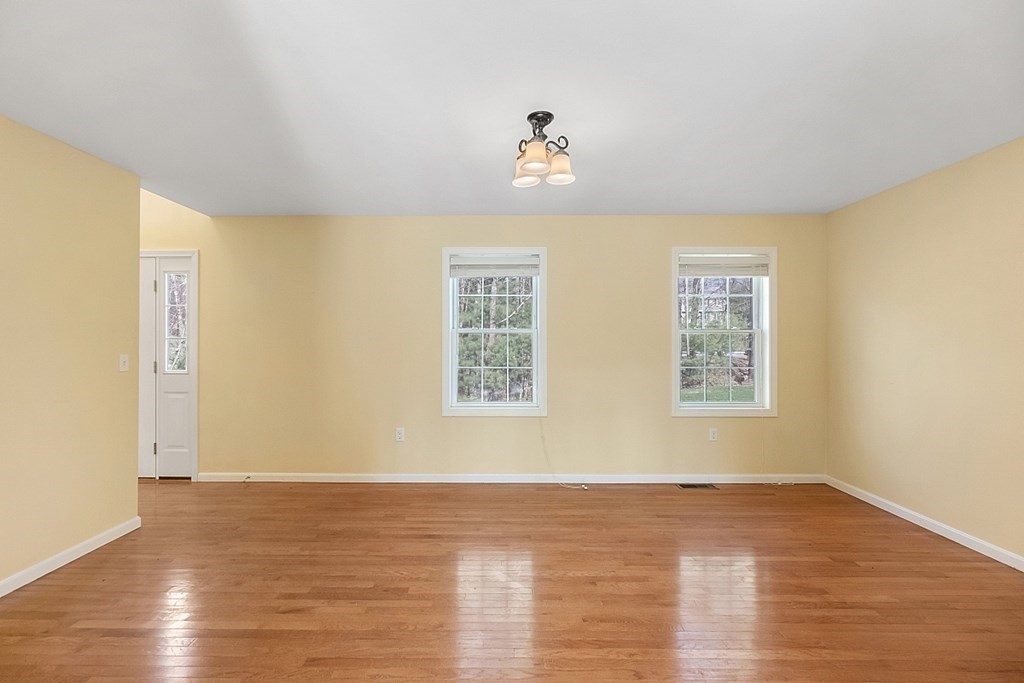 60 Townsend Road Shirley, MA 01464 - Photo 8 of 30