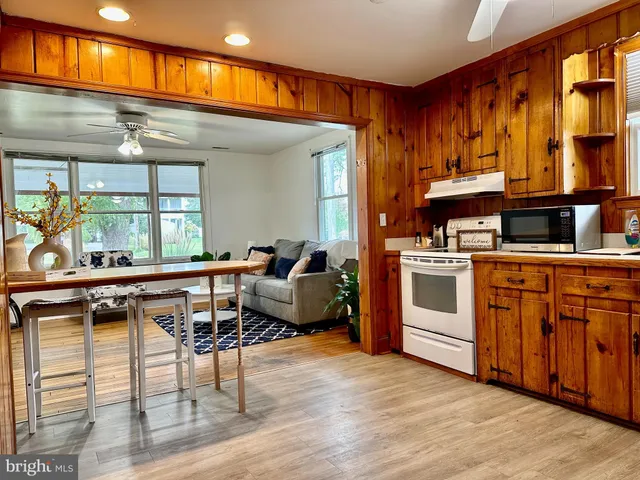 $400,000 | 805 Chester River Drive, Grasonville, MD 21638