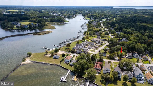 $400,000 | 805 Chester River Drive, Grasonville, MD 21638