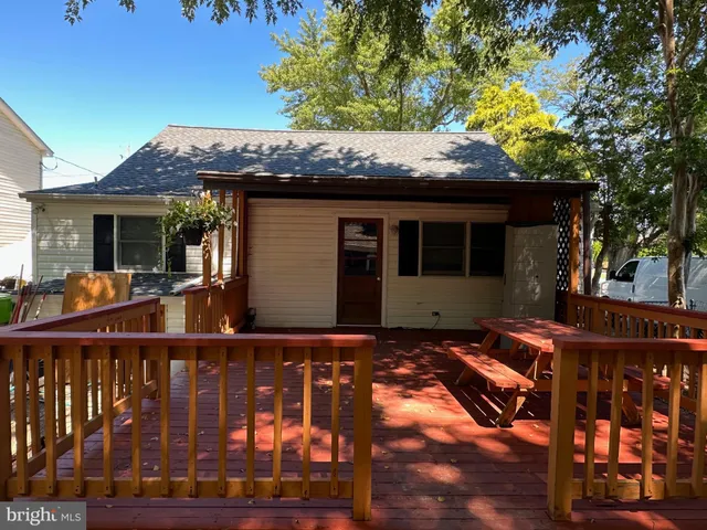 $400,000 | 805 Chester River Drive, Grasonville, MD 21638