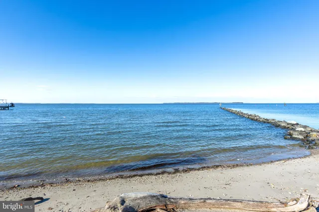 $400,000 | 805 Chester River Drive, Grasonville, MD 21638