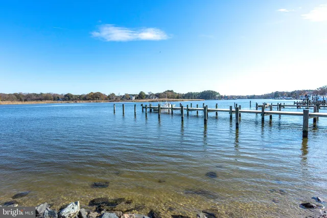 $400,000 | 805 Chester River Drive, Grasonville, MD 21638