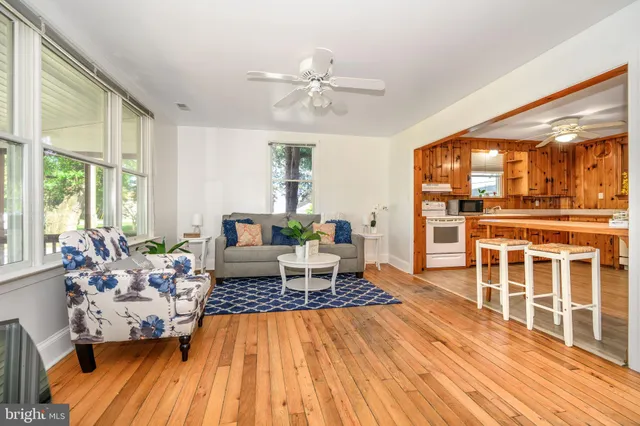 $400,000 | 805 Chester River Drive, Grasonville, MD 21638