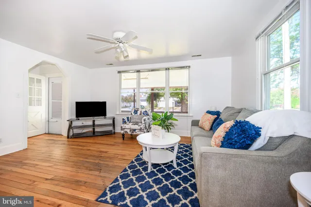 $400,000 | 805 Chester River Drive, Grasonville, MD 21638