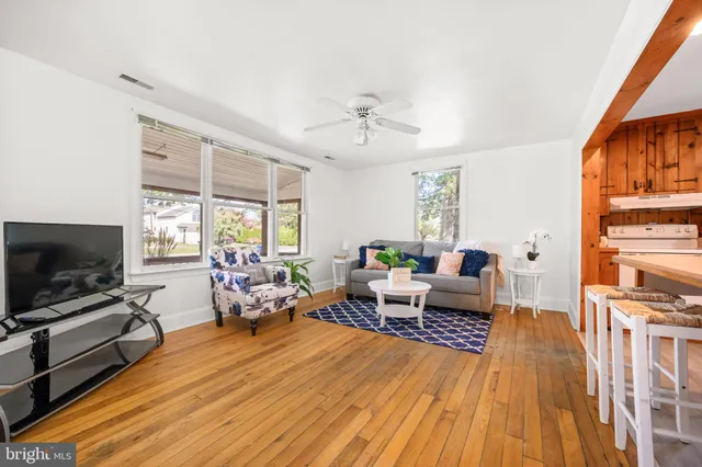 $400,000 | 805 Chester River Drive, Grasonville, MD 21638