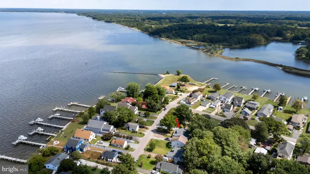 $400,000 | 805 Chester River Drive, Grasonville, MD 21638