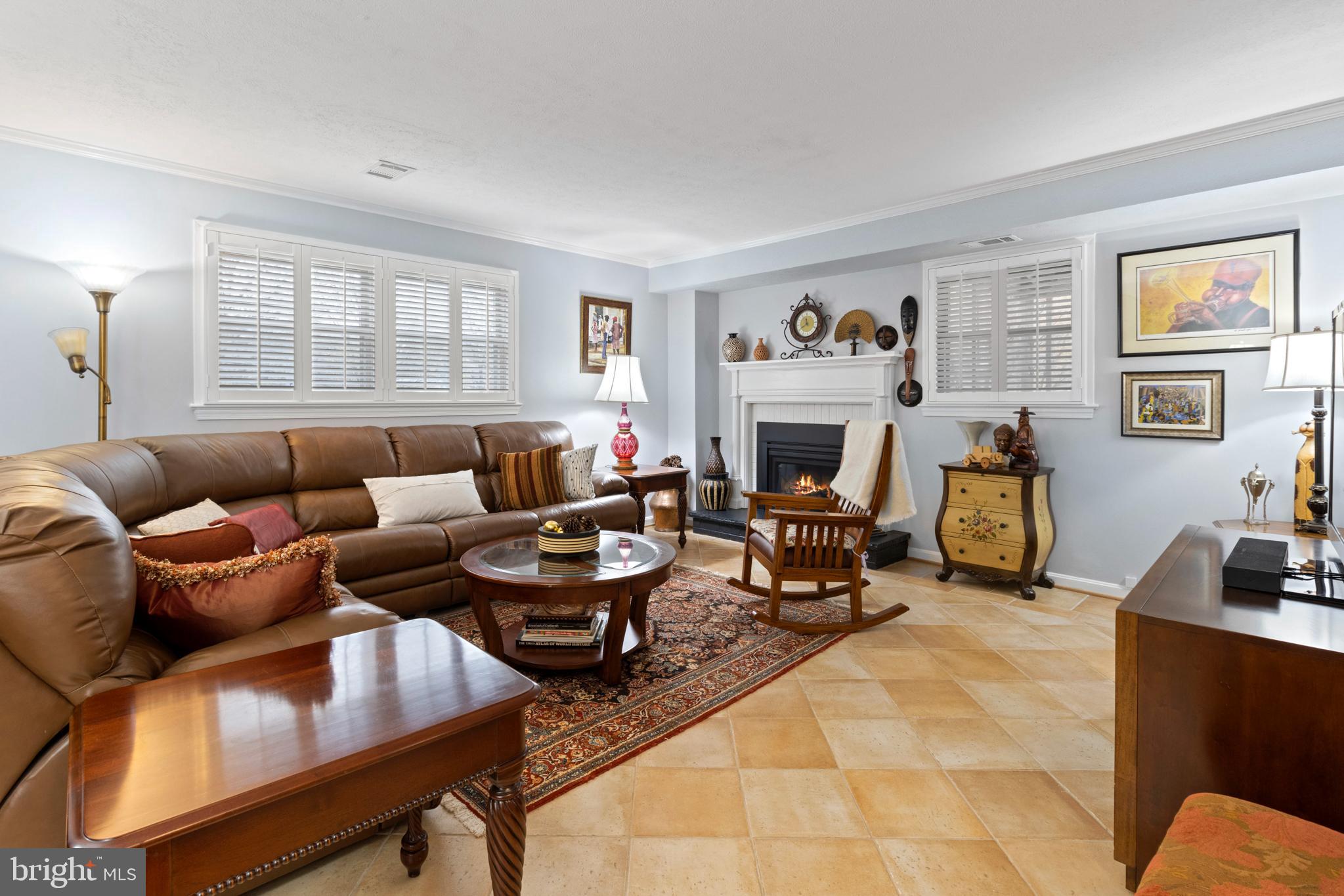 10429 Kinloch Road Silver Spring, MD 20903 - Photo 21 of 37 Wonderful Family room