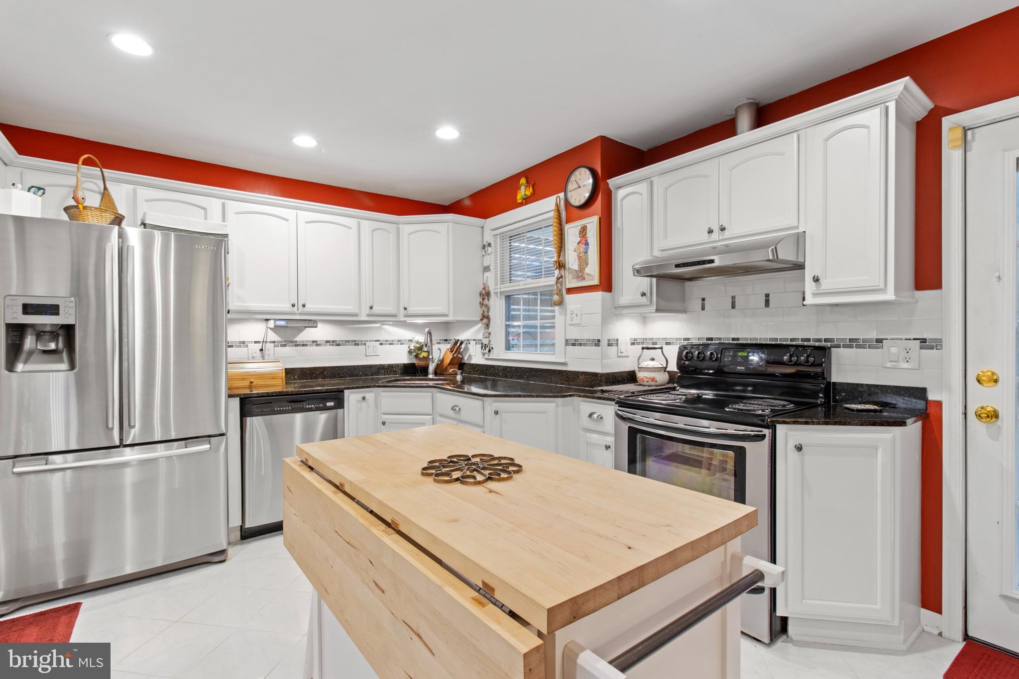 10429 Kinloch Road Silver Spring, MD 20903 - Photo 5 of 37 Oversized Kitchen