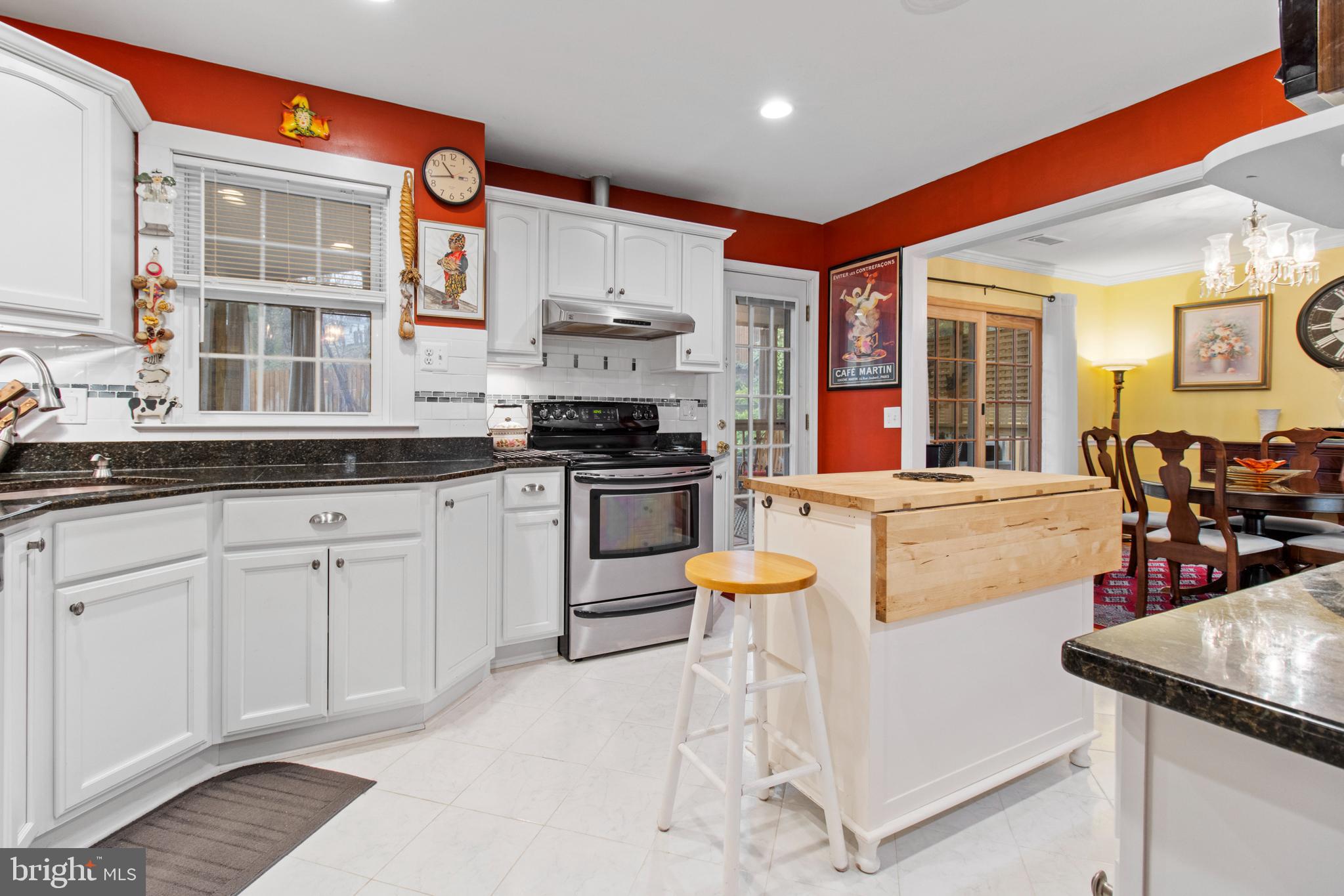 10429 Kinloch Road Silver Spring, MD 20903 - Photo 6 of 37 Chef's Kitchen