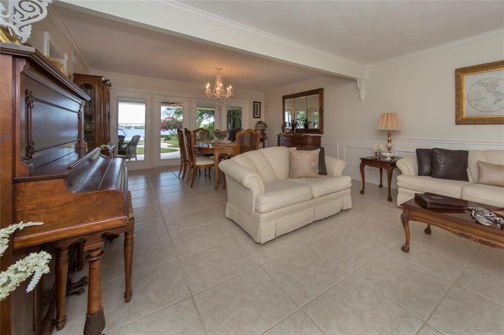 1220 Southwest Dyer Point Road Palm City, FL 34990 - Photo 18 of 32 Gallery Image 18