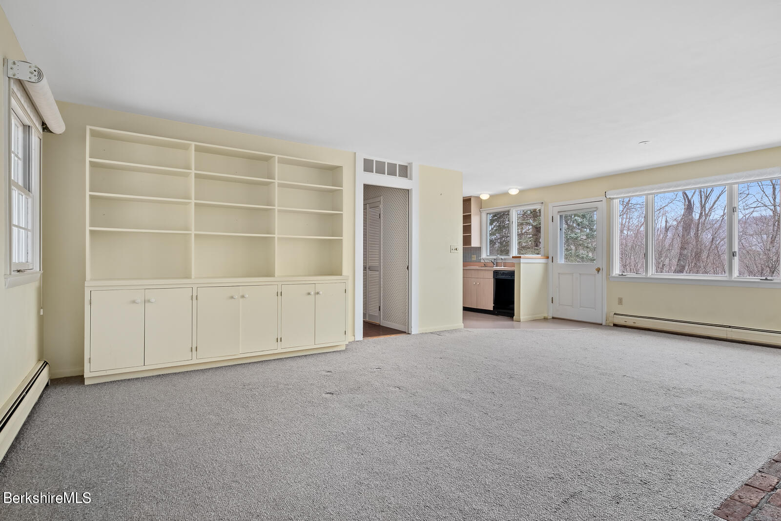 386 Oblong Road Williamstown, MA 01267 - Photo 4 of 29 4-386-Oblong