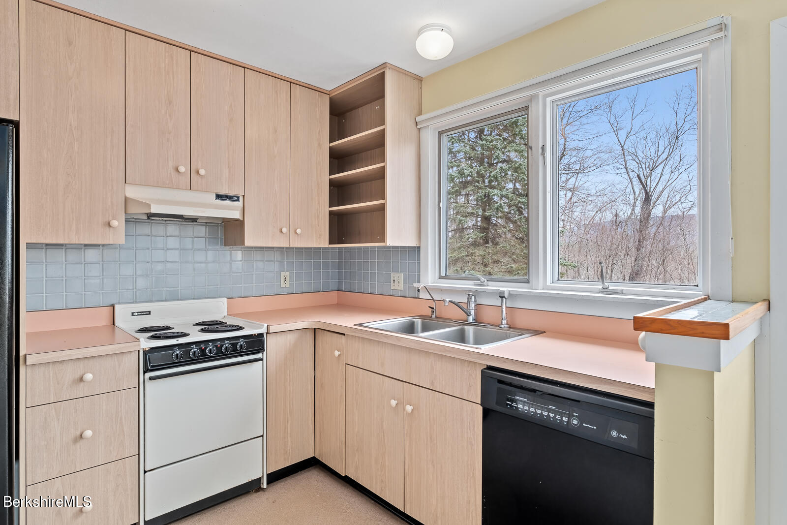 386 Oblong Road Williamstown, MA 01267 - Photo 7 of 29 7-386-Oblong
