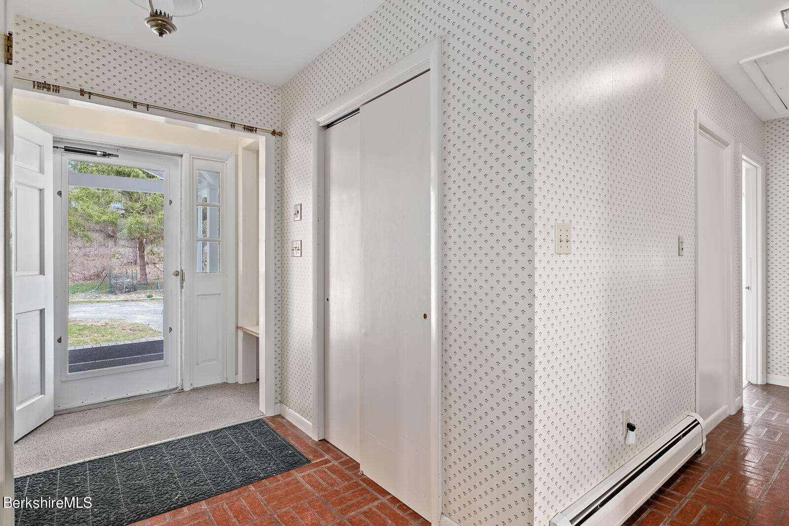 386 Oblong Road Williamstown, MA 01267 - Photo 10 of 29 11-386-Oblong