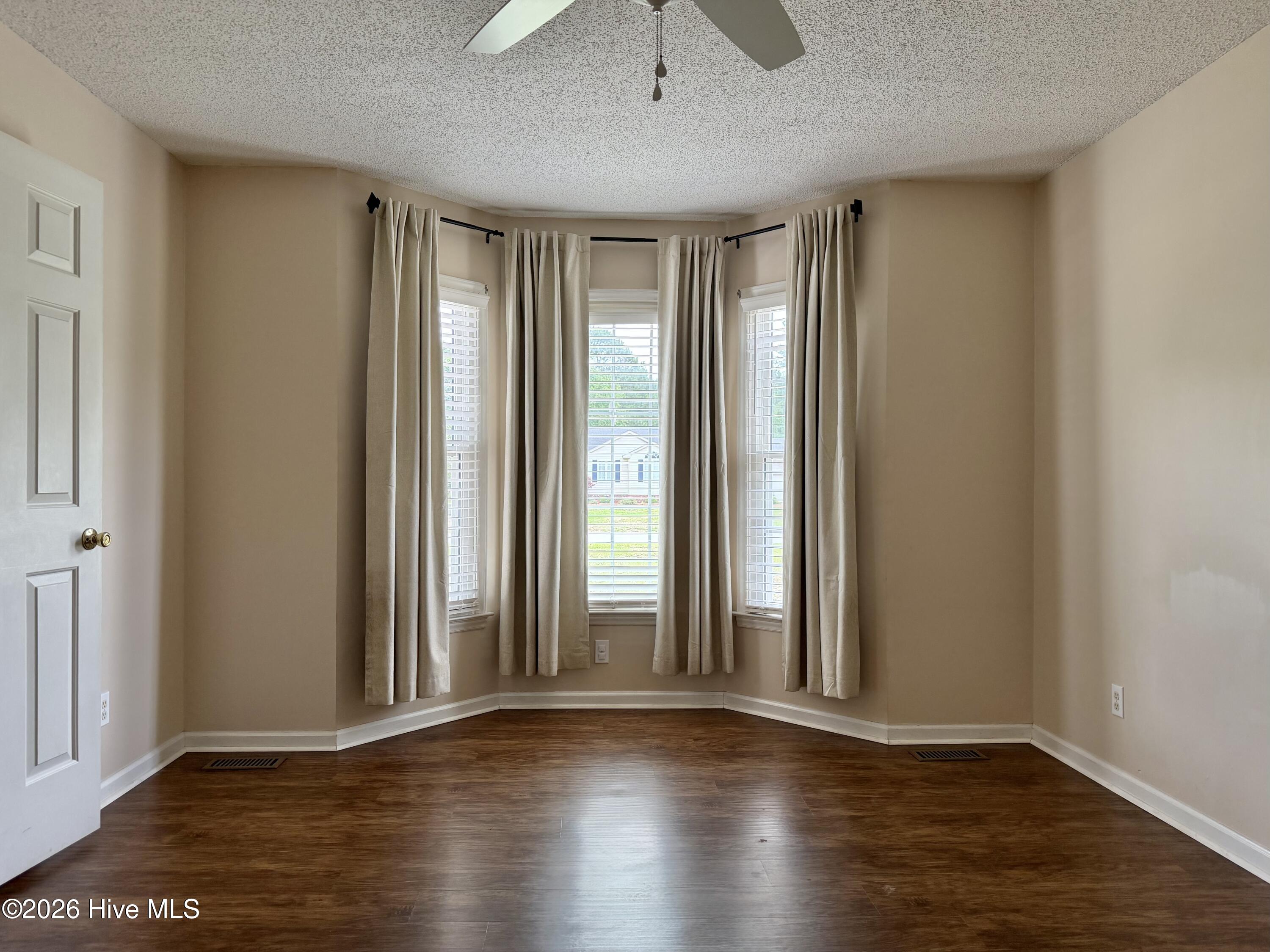 126 Edgewater Road Washington, NC 27889 - Photo 7 of 25 downstairs master