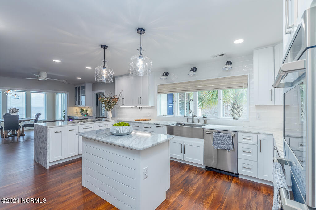 6044 Dolphin Road Oriental, NC 28571 - Photo 16 of 46 6044KDolphinKitchen3