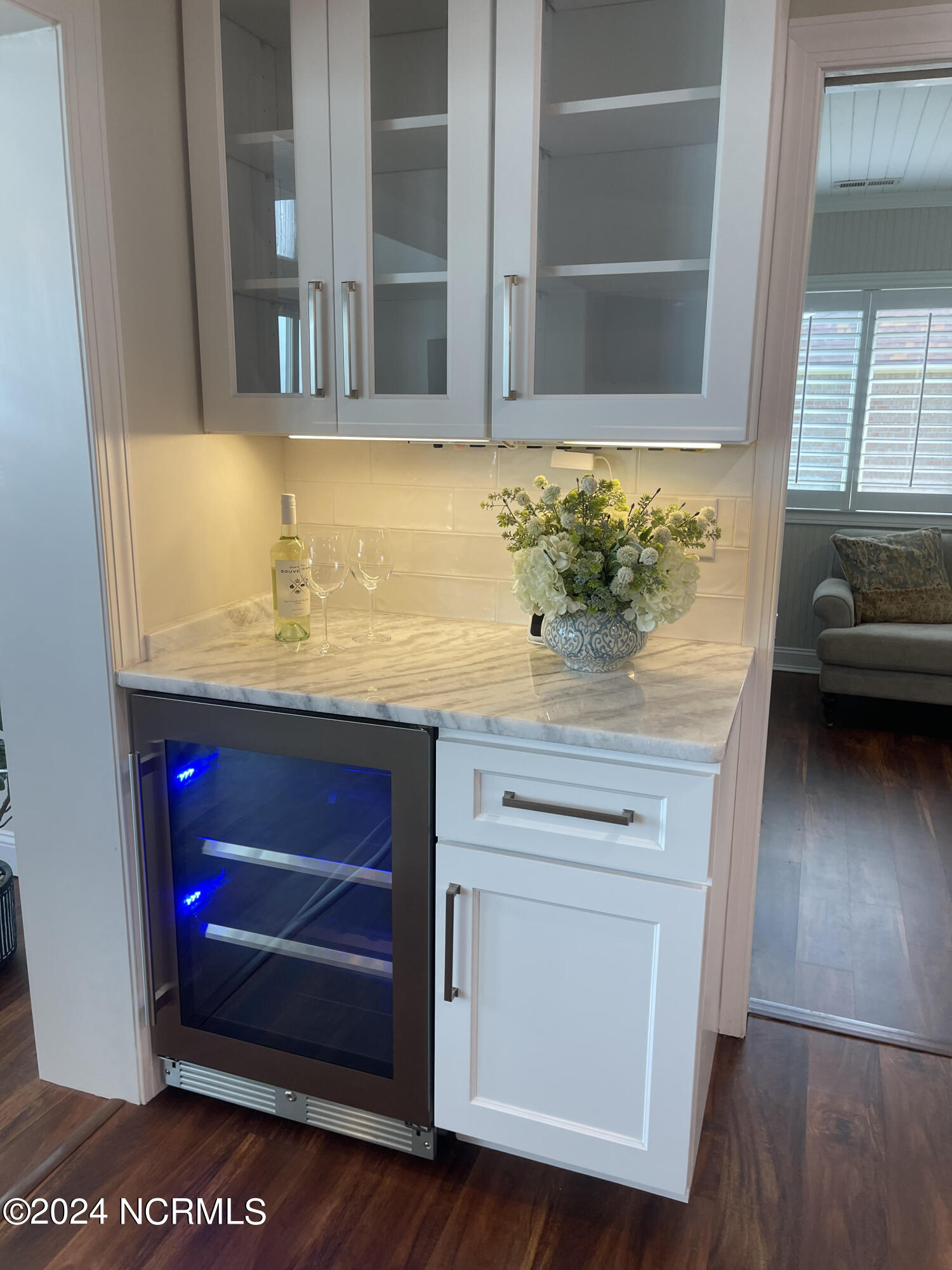 6044 Dolphin Road Oriental, NC 28571 - Photo 19 of 46 6044DolphinWineCooler