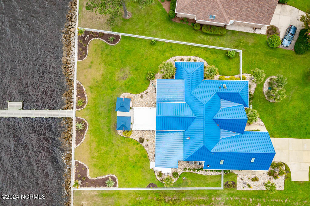 6044 Dolphin Road Oriental, NC 28571 - Photo 3 of 46 6044DolphinDrone4