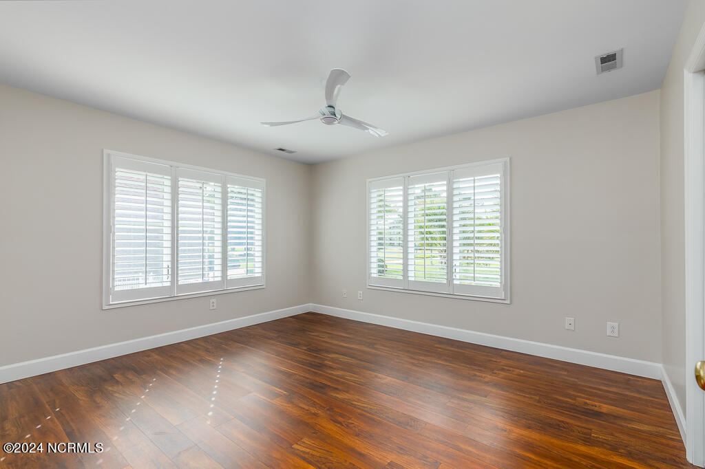 6044 Dolphin Road Oriental, NC 28571 - Photo 40 of 46 6044DolphinBed1