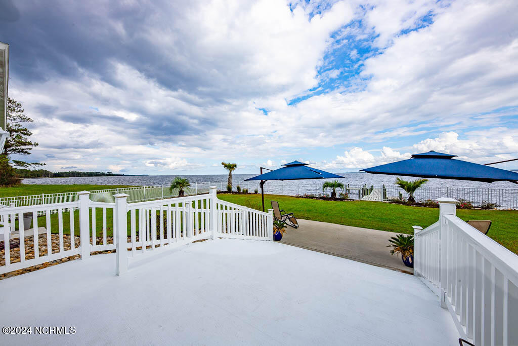 6044 Dolphin Road Oriental, NC 28571 - Photo 46 of 46 6044DolphinBackDeck