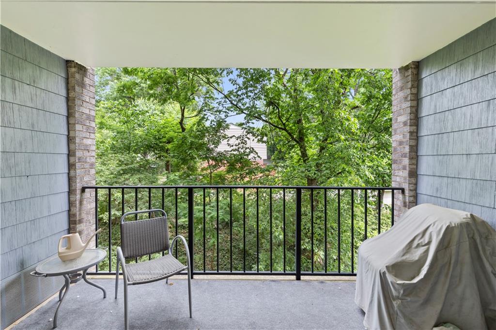 2120 Greentree Road, Unit 408E Pittsburgh, PA 15220 - Photo 5 of 30